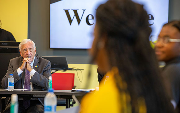 Congressman Steny Hoyer Meets With Bowie State Students