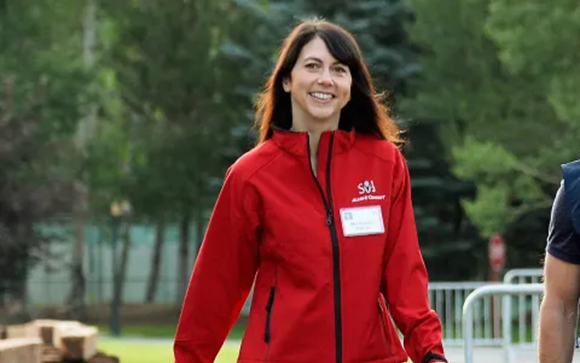 MacKenzie Scott is bypassing the Ivy League and rewriting the $79 billion higher ed playbook by giving to HBCUs and community colleges