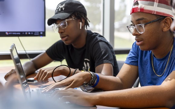 The Brian Westbrook Foundation Hosts Athletic Data Science Camp