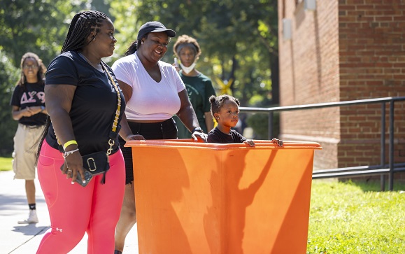 Students Return to Campus for Start of 2023-2024 School Year
