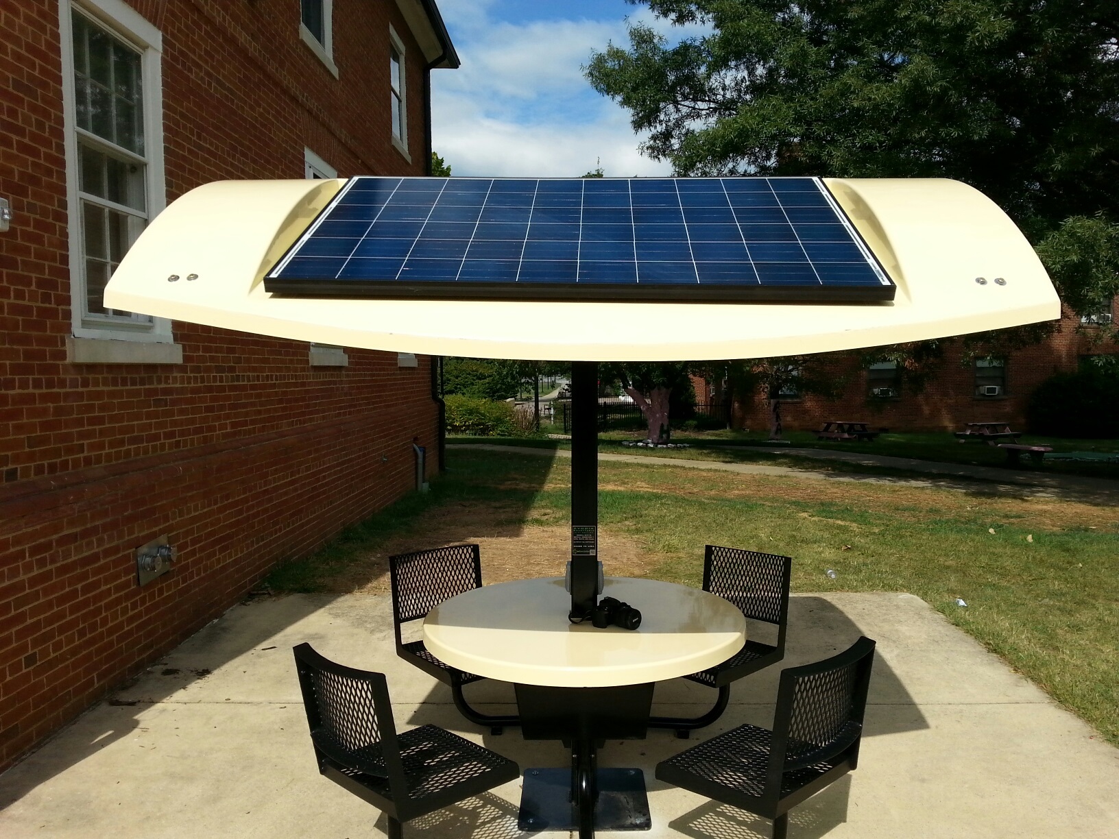 solar-powered charging table